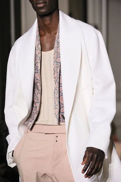 Look 12
